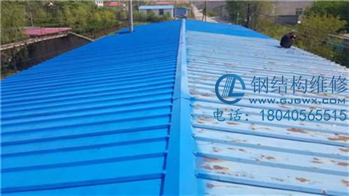 彩鋼瓦翻新修繕施工怎么操作的？ 翻新后還會(huì)不會(huì)漏雨？(圖1)
